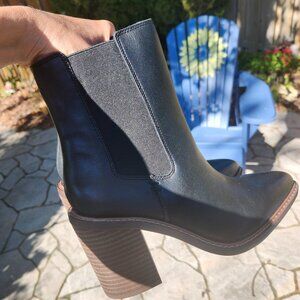 Crown Vintage Boots